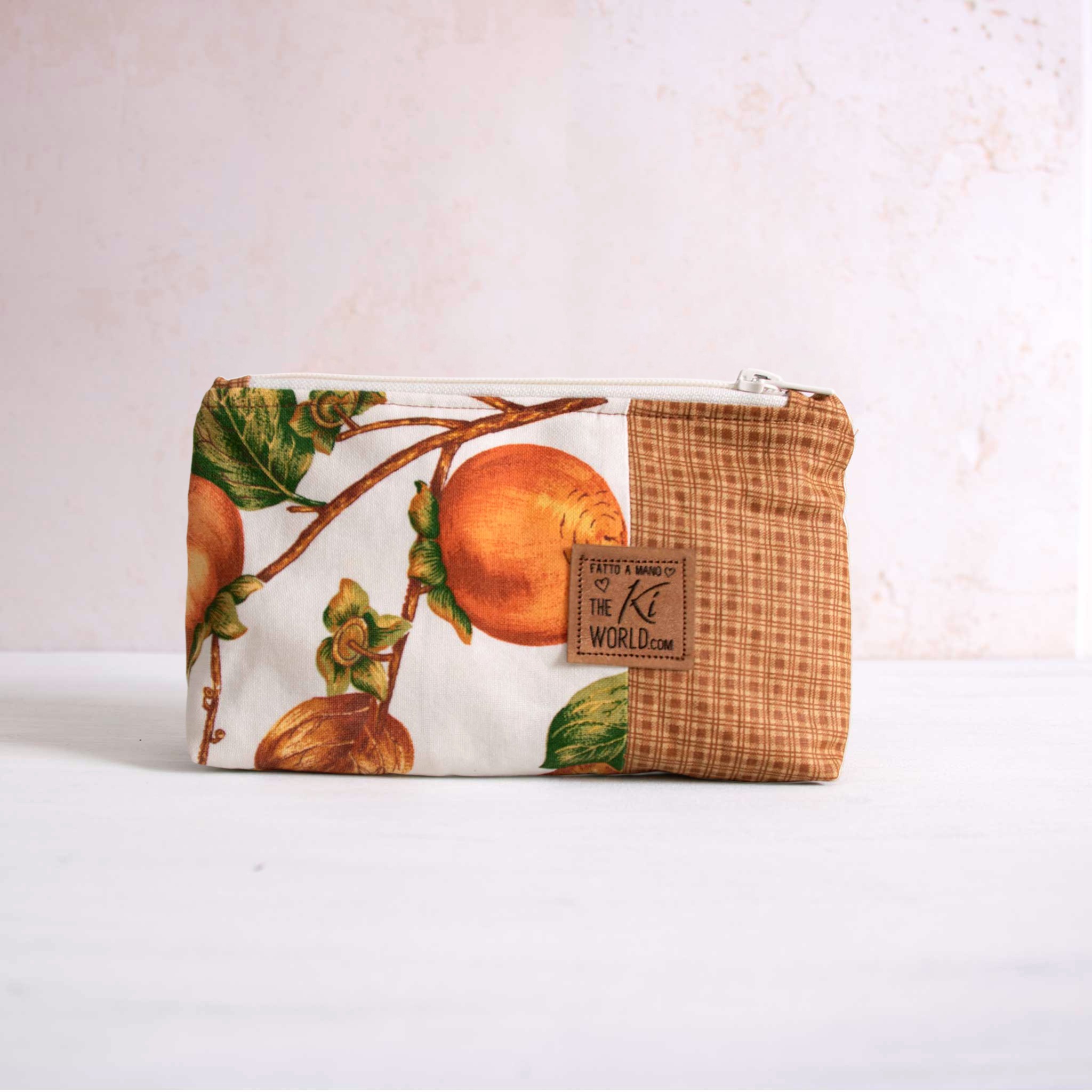 Pochette realizzata a mano con stoffe di recupero