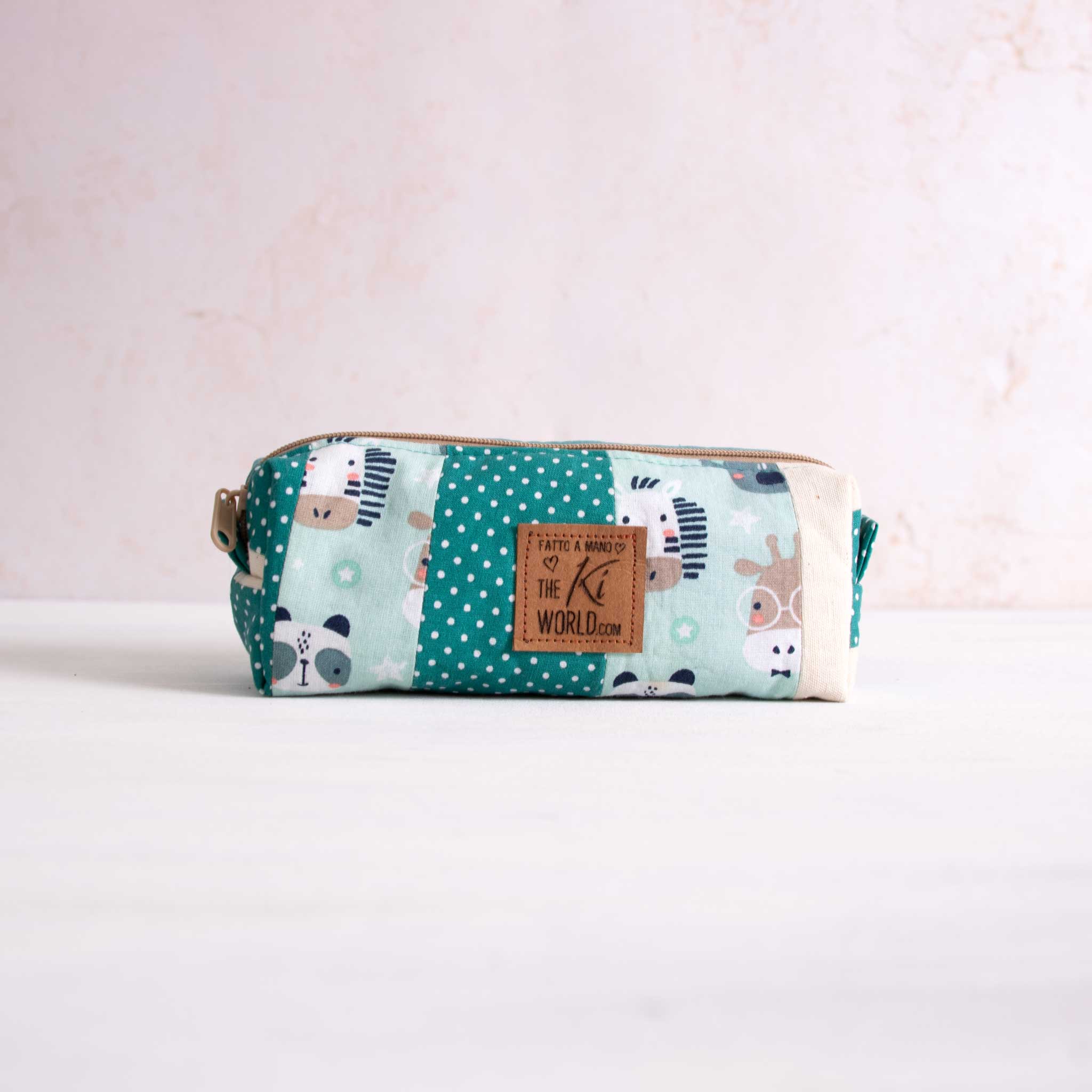 Astuccio cucito a mano realizzato a mano. Idea regalo per maestre