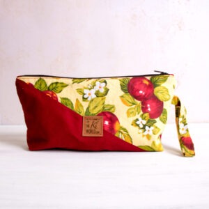 Pochette fatta a mano con stoffa riciclata